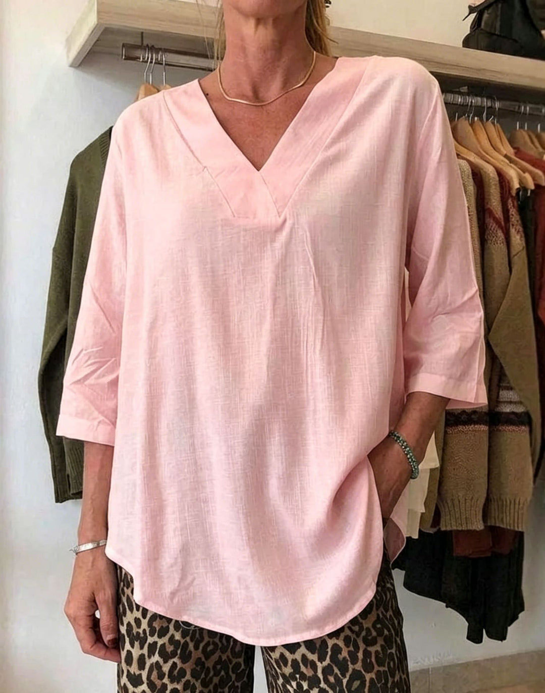 Damen Leichte Oversize V-Ausschnitt Tunika in Leinenoptik mit dreiviertel Ärmeln und abgerundetem Saum – Avérine