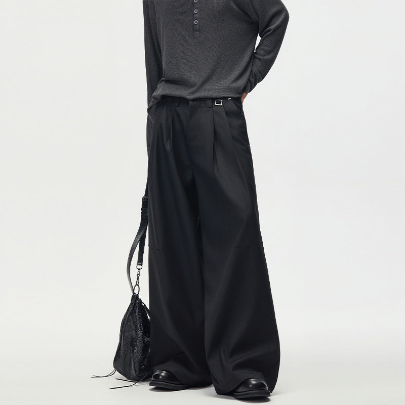 Herren Weite Plissierte High-Waist Anzughose mit Utility-Gürtel Echo Archiv