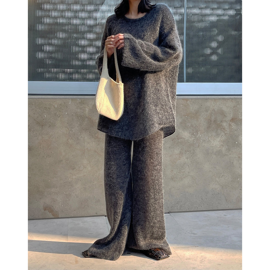 Damen Mohair-Optik Lounge-Set mit Oversize-Rundhalspullover und gerader Strickhose Echoarchiv