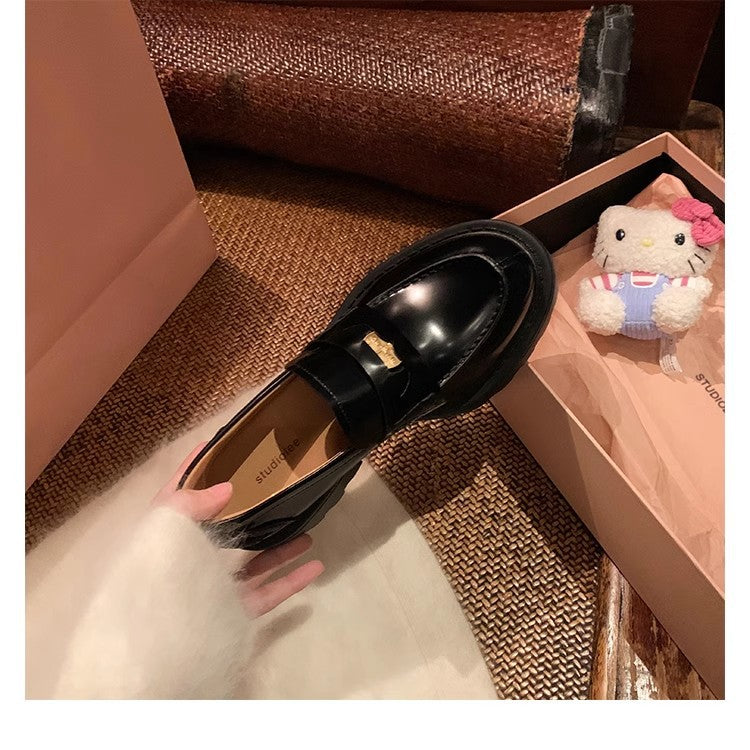 Damen Chunky Loafer mit Plateau-Profilsohle und goldener Zierspange Echo Archiv