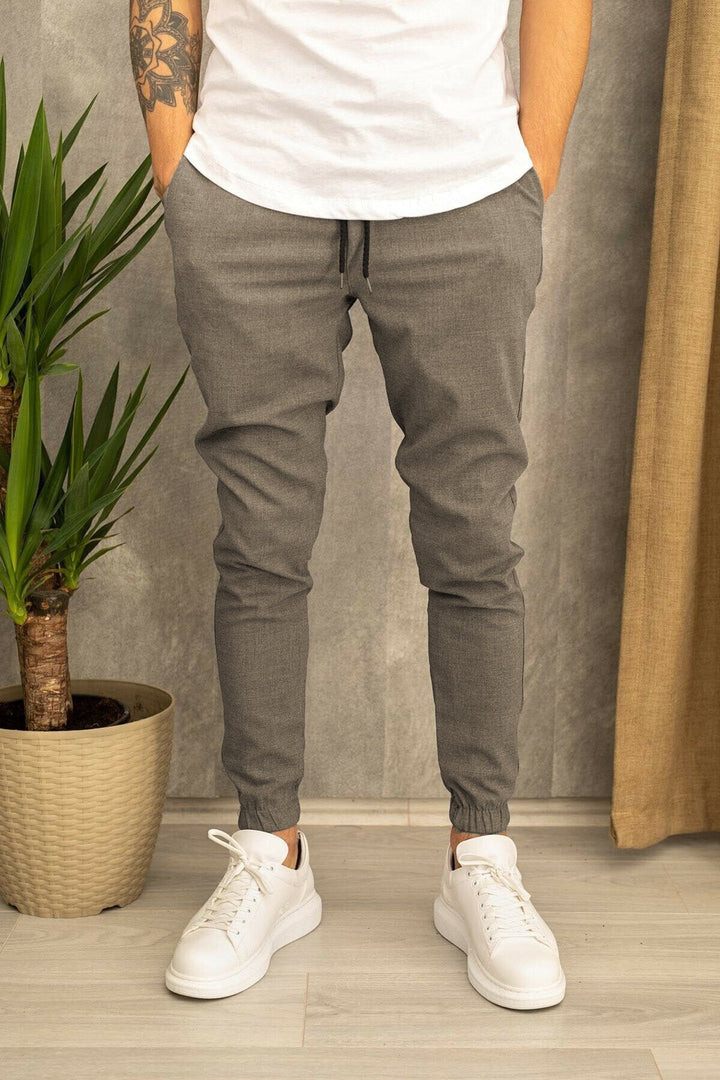 Herren Slim-Fit Jogginghose mit elastischem Bund und praktischen Seitenklapptaschen – Sorevano