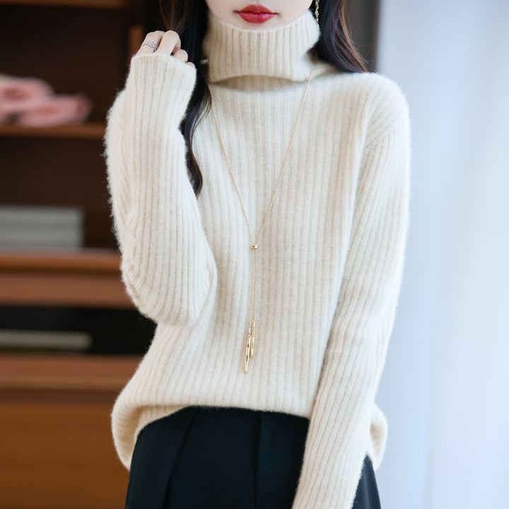 Damen Schlanker Feinstrick-Rollkragenpullover mit feiner Rippenstruktur und kaschmirähnlicher Haptik Echoarchiv
