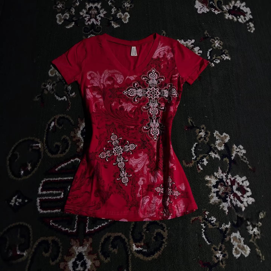 Damen T-Shirt mit dekorativem Kreuzdesign und floralen Akzenten Echo Archiv