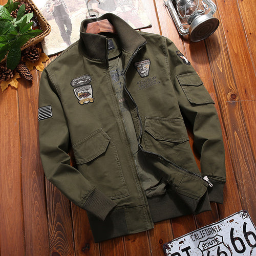 Herren Field-Bomberjacke aus robustem Canvas mit Aufnäher-Details und Ärmelpattentasche – Brevano