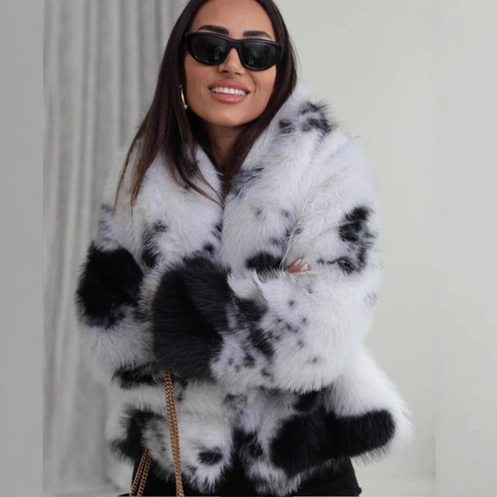 Damen Kurz geschnittener Faux‑Fur‑Bomber mit Fleckenmuster Echoarchiv