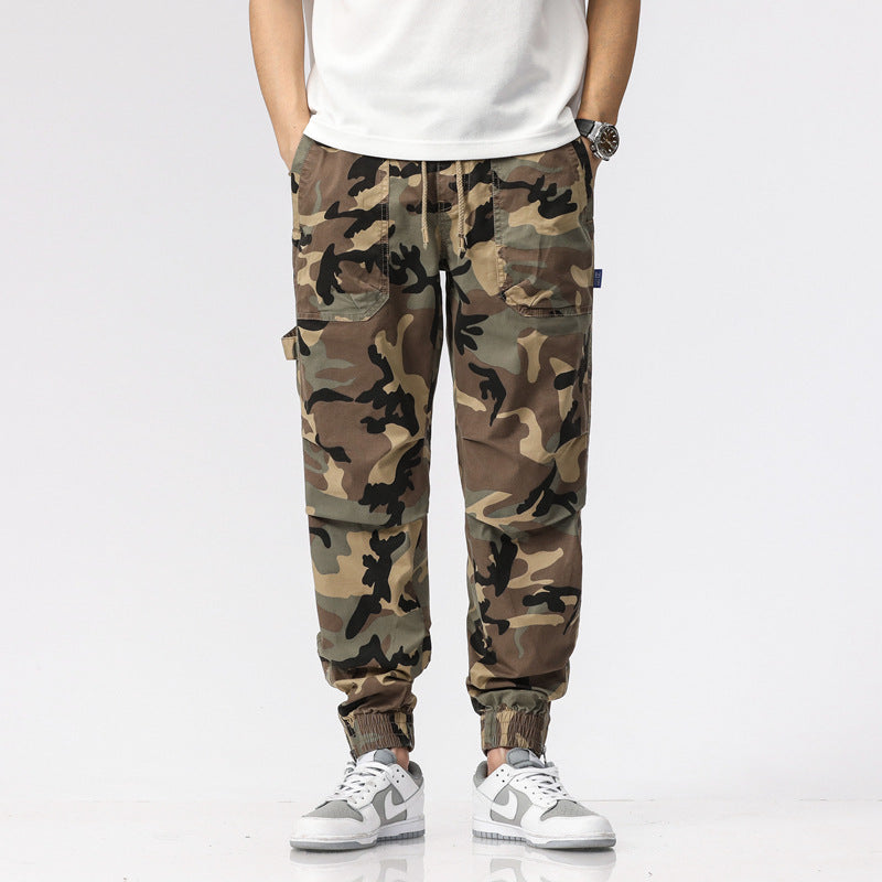 Herren Camouflage-Cargo-Joggerhose mit Tunnelzug, Mehrfachtaschen und gerippten Beinabschlüssen Echo Archiv