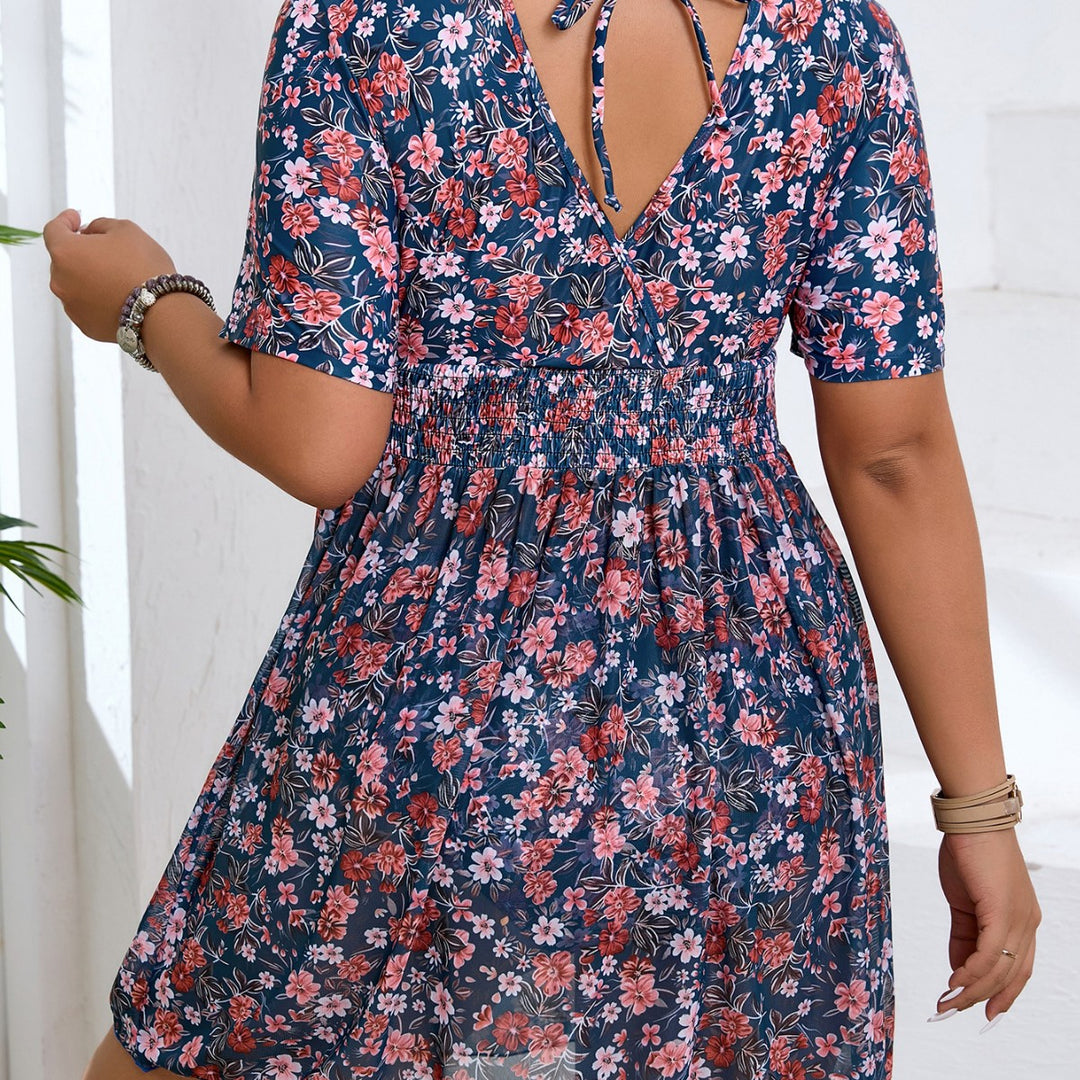 Damen Blumenkleid mit gesmoktem Unterteil Echo Archiv