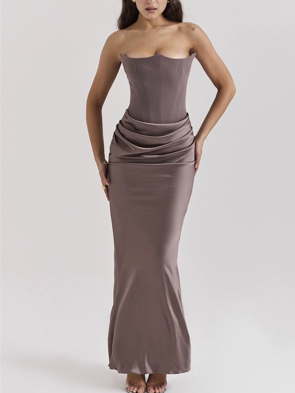 Damen Figurumspielendes Maxikleid mit raffinierter Raffung Echo Archiv