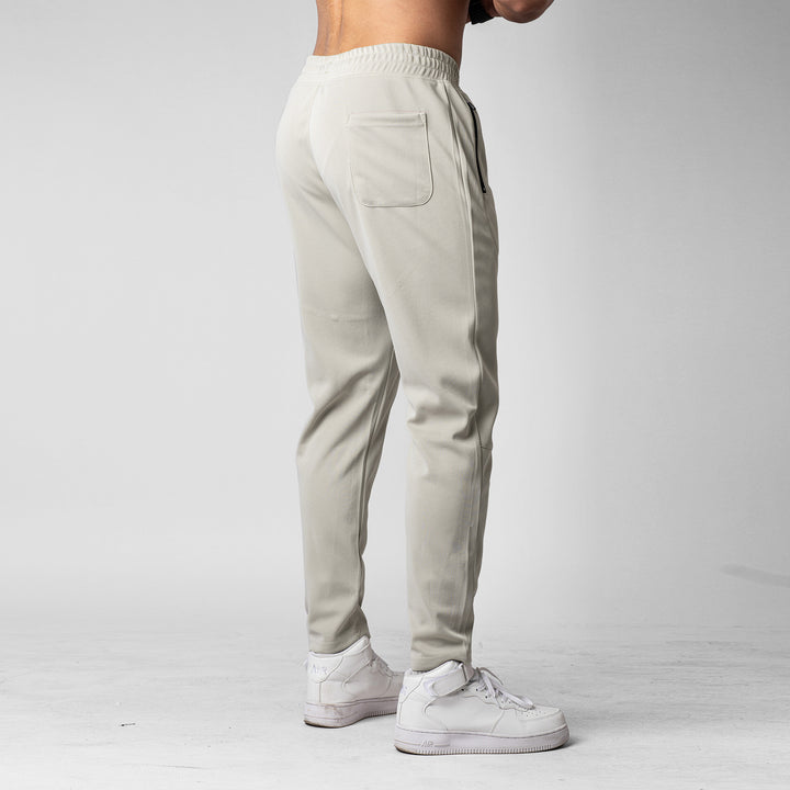 Herren Sportliche Jogginghose mit innovativer atmungsaktiver Struktur und praktischen Reißverschlusstaschen Echoarchiv