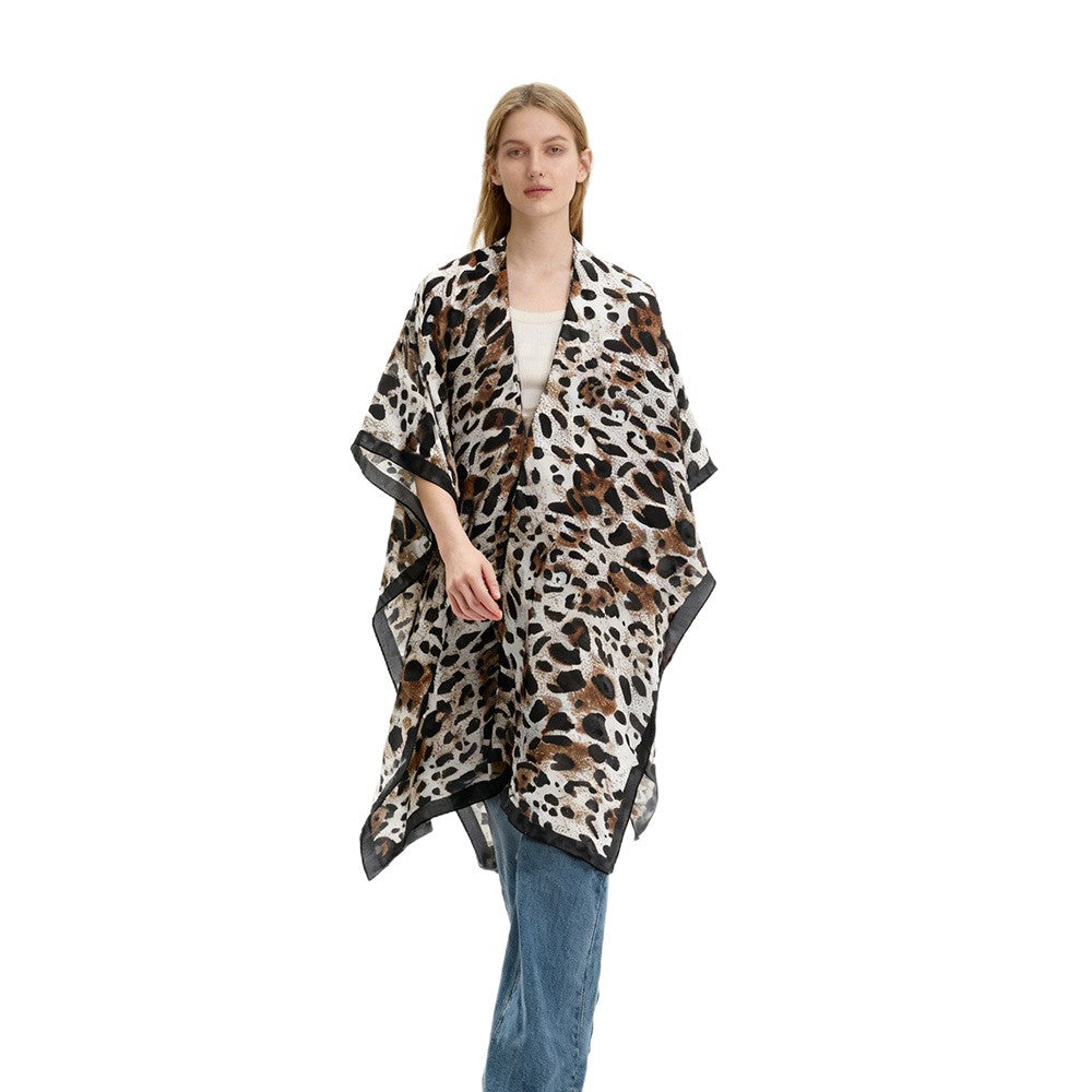 Damen Viskoseleichter Kimono-Überwurf im Oversize-Schnitt mit Leopardenjacquard – Célinea