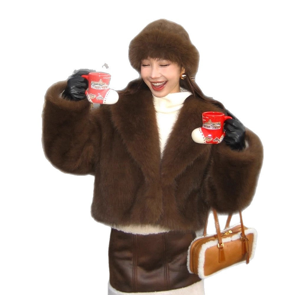 Damen Kurzmantel aus veganem Hochflor-Fauxfur mit Oversize-Schalkragen Echoarchiv
