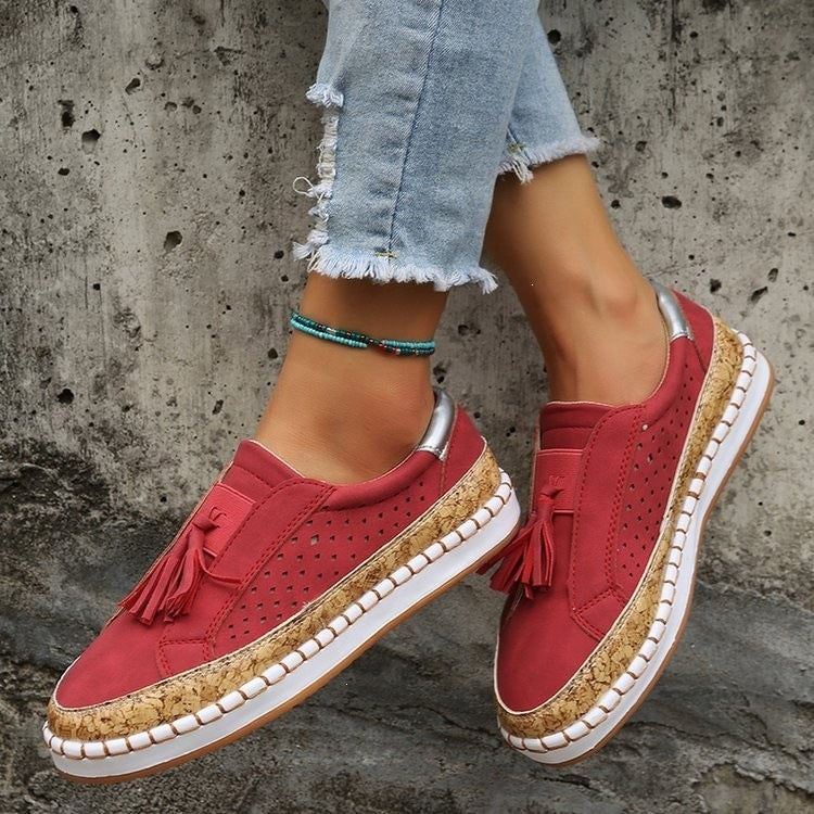 Damen Slip-On Keil-Sneaker mit Kork-Plateau, Quasten und perforiertem Obermaterial Echoarchiv