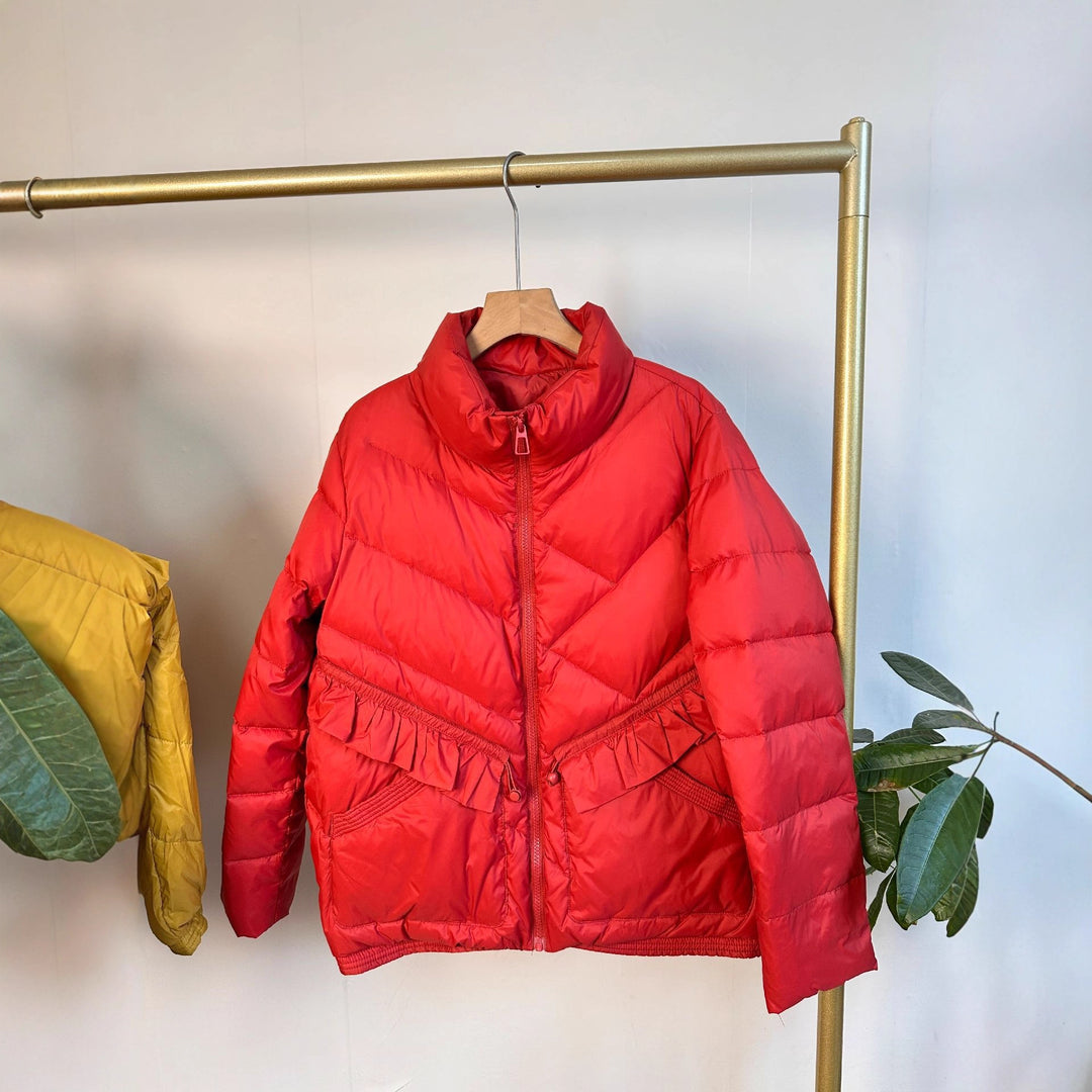 Damen Steppparka mit Stehkragen, tailliertem Rüschendetail und wärmender Thermofüllung Echoarchiv