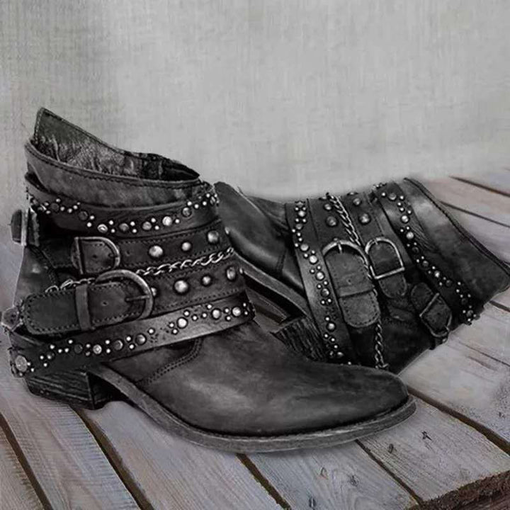 Damen Western‑Ankleboots mit dekorativen Schnallenriemen, Nieten und Ketten Echo Archiv