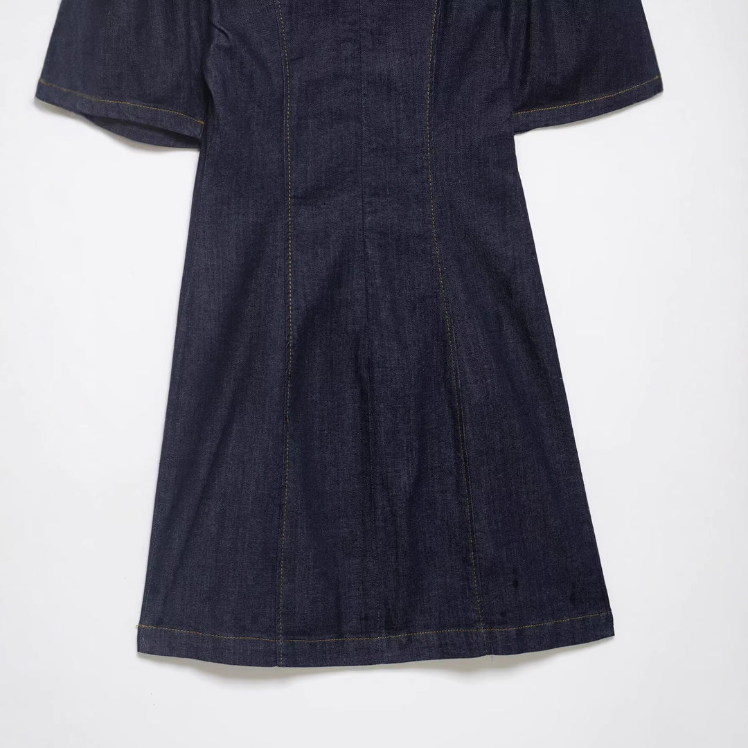 Damen A‑Linien Jeanskleid mit Puffärmeln und figurbetonten Abnähern Echoarchiv
