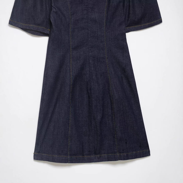 Damen A‑Linien Jeanskleid mit Puffärmeln und figurbetonten Abnähern Echoarchiv