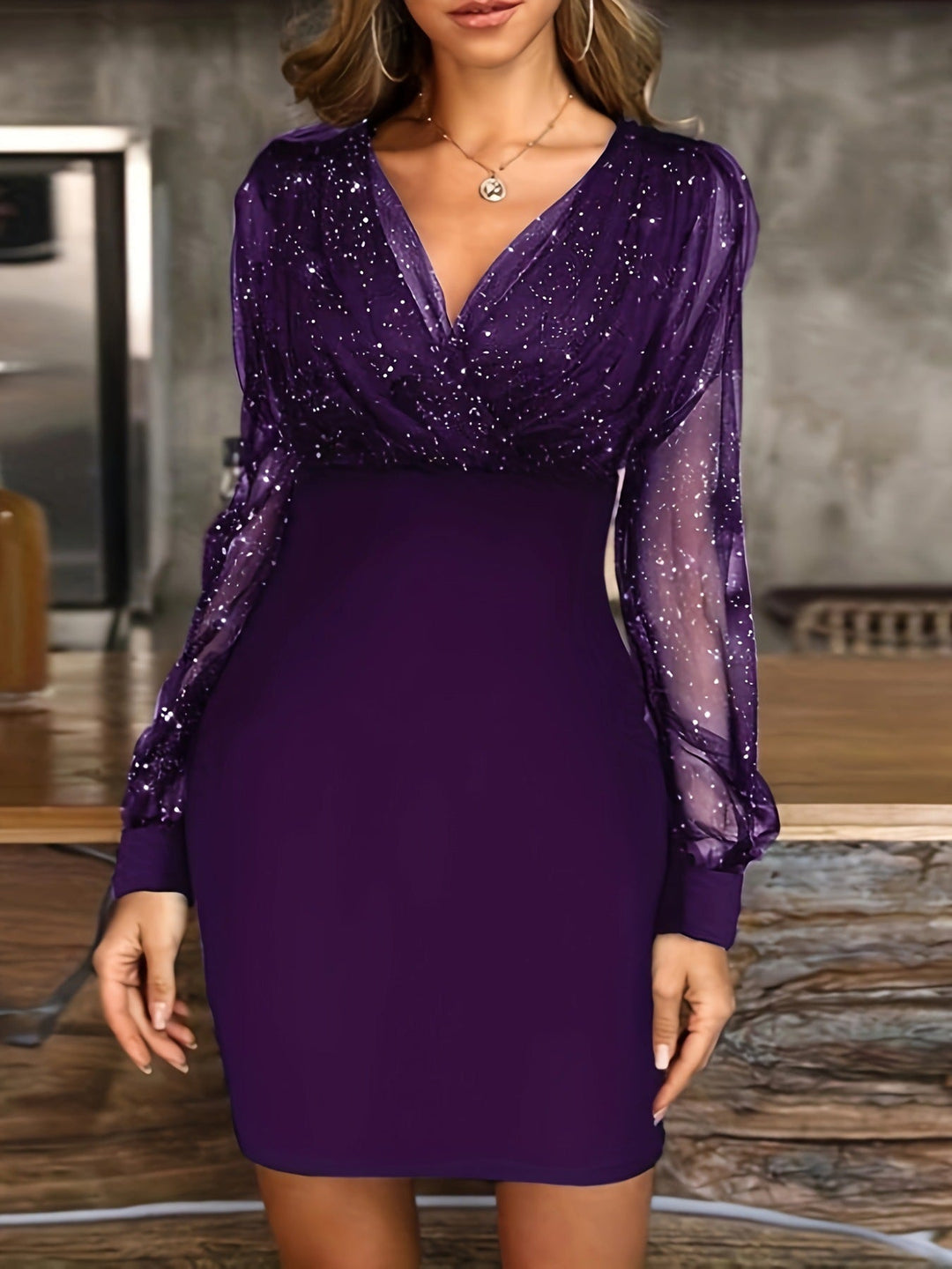 Damen Glitzerndes Cocktailkleid mit transparenten Ärmeln – Élara