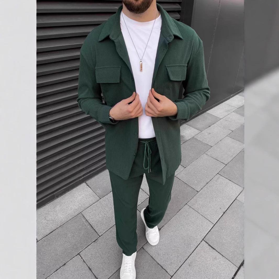Herren modische Freizeithose mit passendem Hemd Echoarchiv