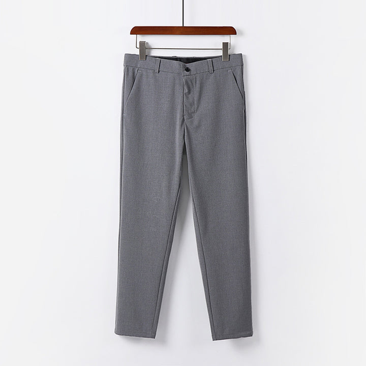 Herren Schmale Chino-Hose aus Stretch-Baumwollmix mit schmalem Bein und Bundfalten Echoarchiv