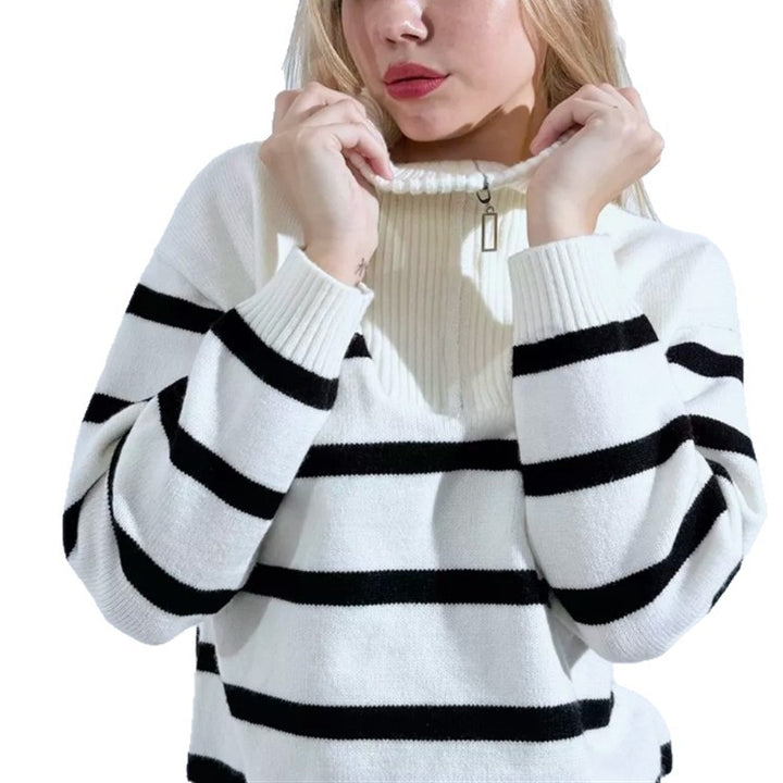 Damen Gestreifter Strickpullover mit kurzem Reißverschluss und Polokragen – Mavelle