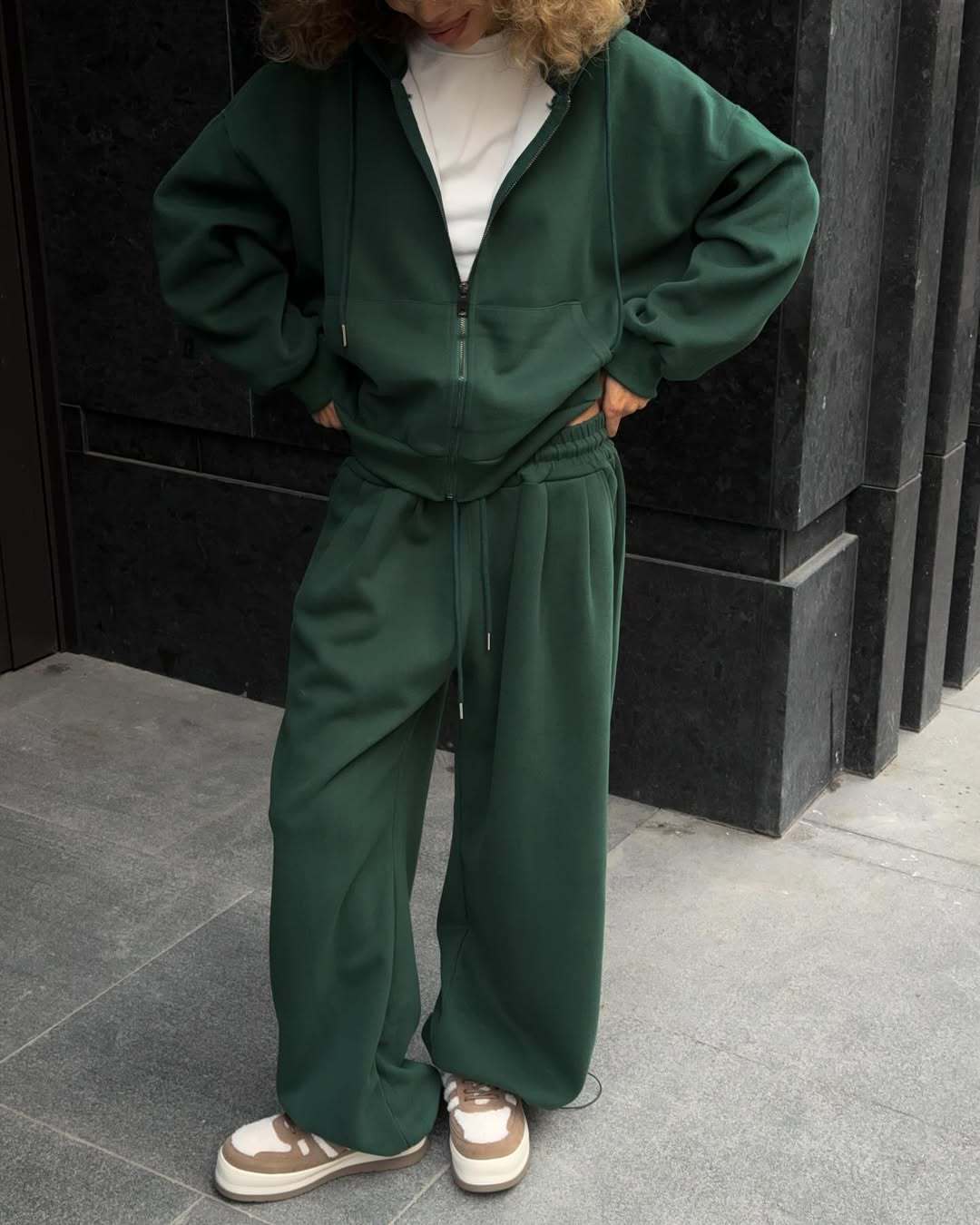 Damen nan weites Lounge-Set mit Zip-Hoodie, Kängurutasche und extraweiter Highwaist-Jogginghose Echo Archiv