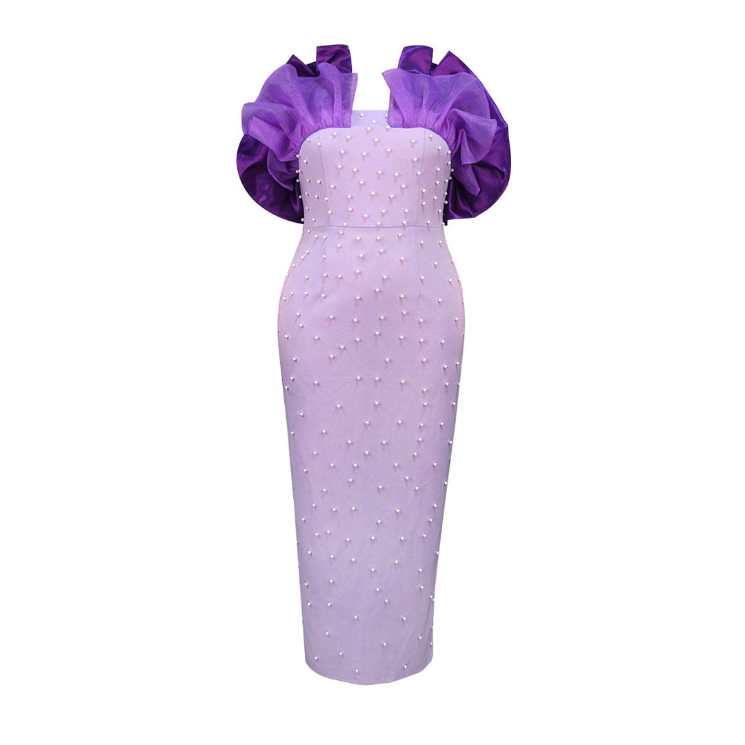 Damen Figurbetontes Abendkleid mit dramatischen Puffärmeln und Perlenakzenten Echo Archiv