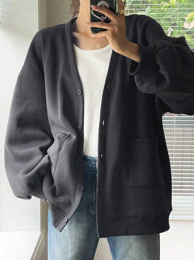 Damen Oversized Sweatcardigan mit Knopfleiste, aufgesetzten Taschen und überschnittener Schulter – Avérine
