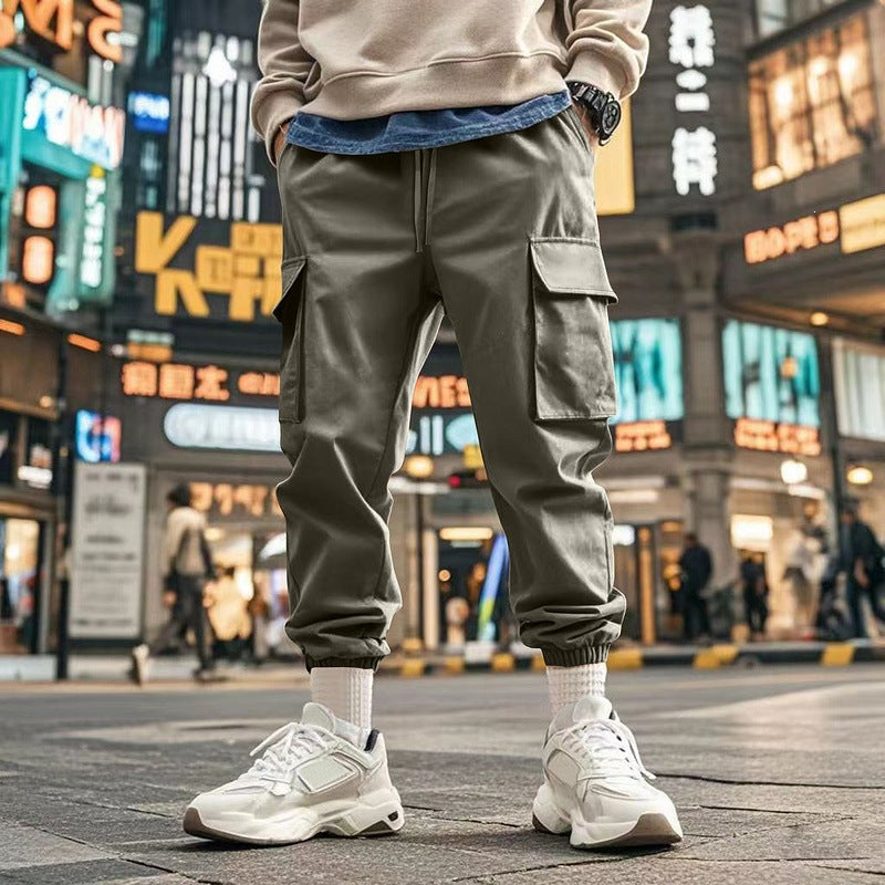 Herren Tapered Cargo-Jogginghose mit Kordelzug, aufgesetzten Klappentaschen und elastischen Bündchen Echoarchiv