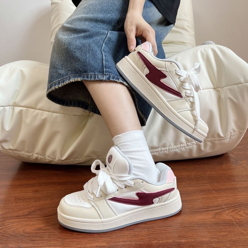 Damen sportliche Sneaker mit gepolstertem Schaft von Echo Archiv