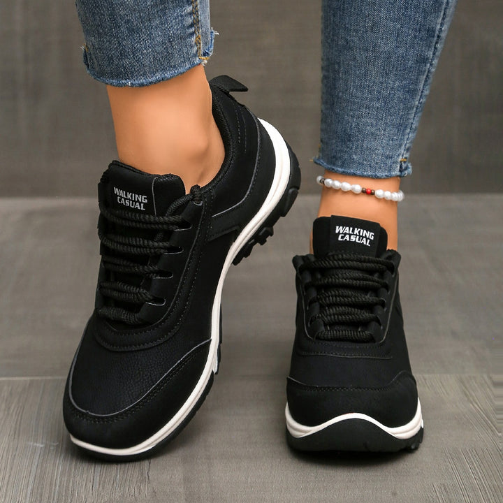 Damen Leichter Walking‑Sneaker mit profilierter Gummisohle und gepolstertem Komfortfußbett – Névara
