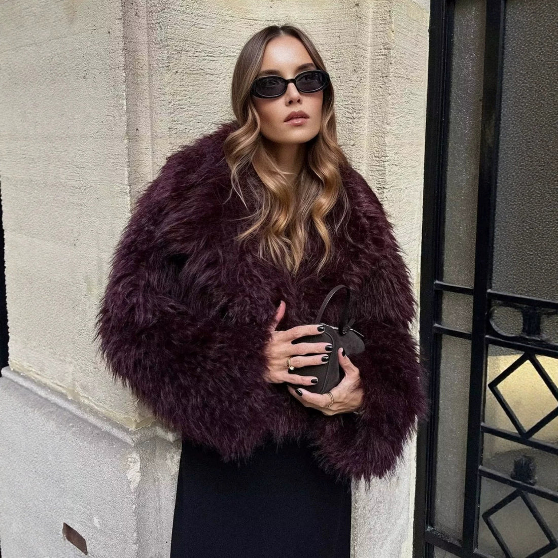 Damen Kurze Boxy-Plüschjacke im Shaggy-Look mit fallendem Revers Echo Archiv