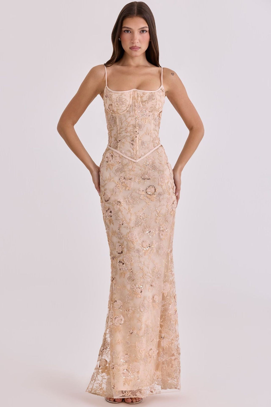 Damen nan elegantes besticktes Abendkleid mit Korsettoberteil und transparentem Spitzenüberzug Echoarchiv