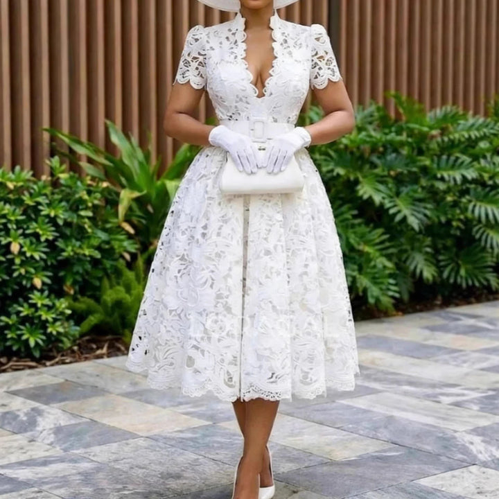 Damen Spitzen-Midi-Kleid mit elegantem V-Ausschnitt und Vintage-Rüschendetails Echo Archiv