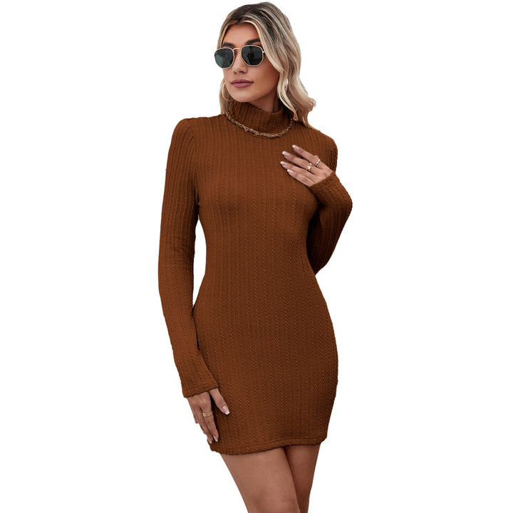 Damen figurbetontes Strickkleid mit Rollkragen und Zopfstrick-Optik – Élara