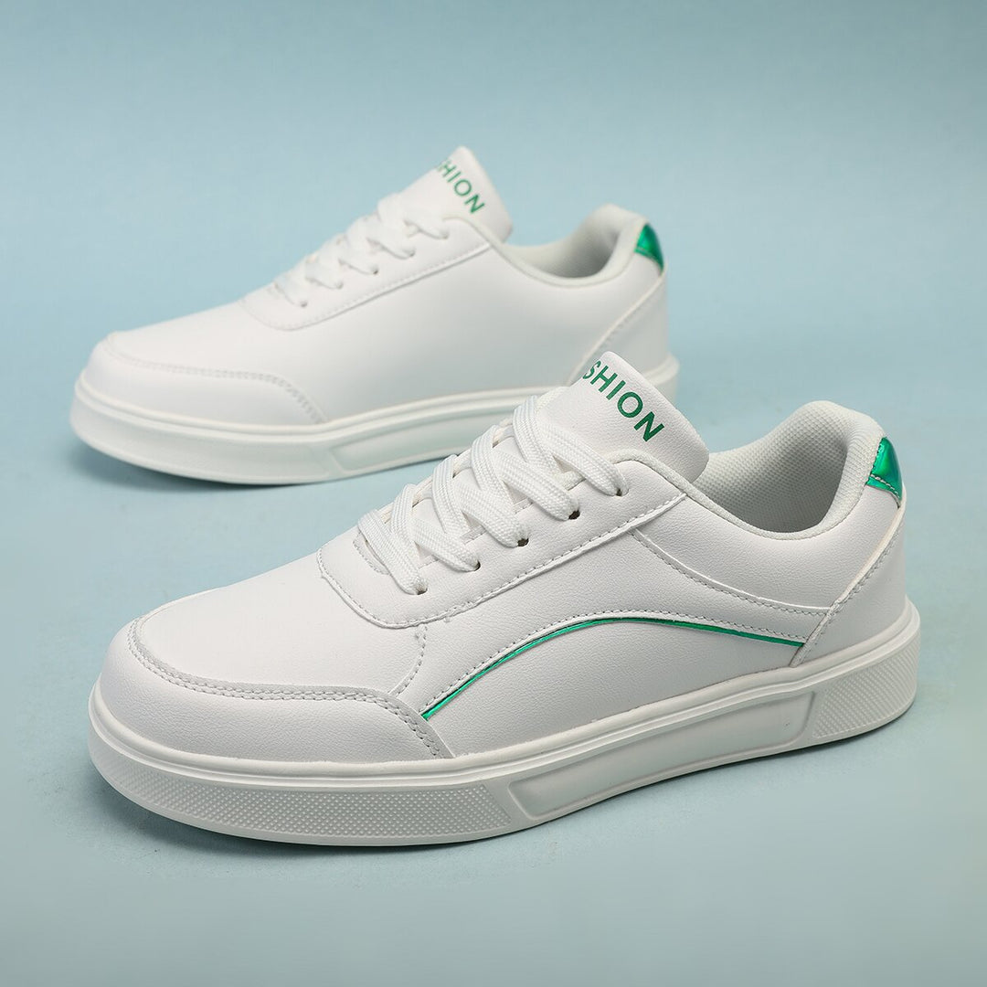 Damen nan niedrig geschnittener Kunstleder Sneaker mit holografischem Fersenbesatz Echo Archiv