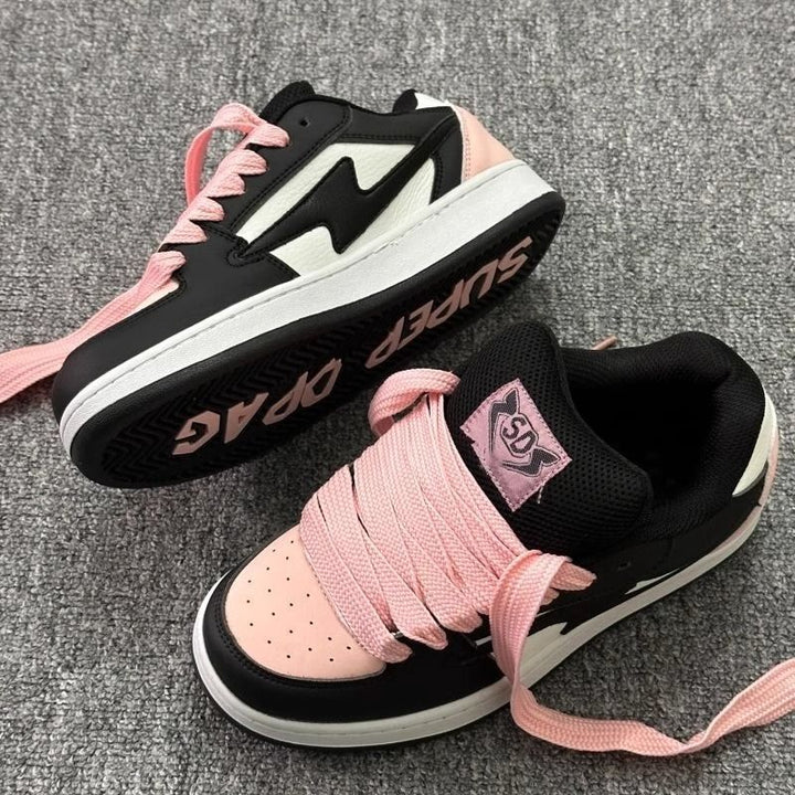 Damen Sportliche Sneakers mit atmungsaktiver Oberflächenstruktur und robustem Profil Echo Archiv
