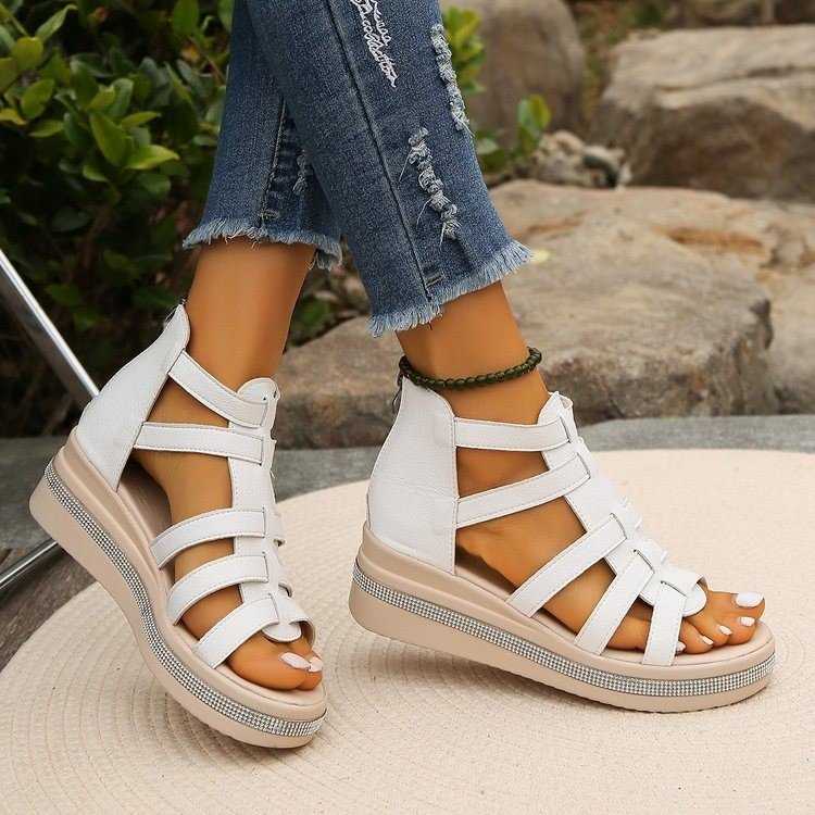 Damen Keil-Sandalen mit Gladiator-Riemen, Reißverschluss und gepolstertem Plateau – Sorelia
