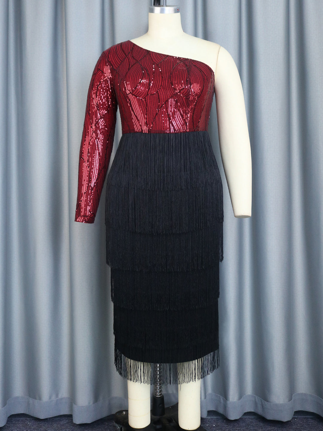 Damen glamouröses Fransenabendkleid mit aufwendigen Pailletten Echo Archiv