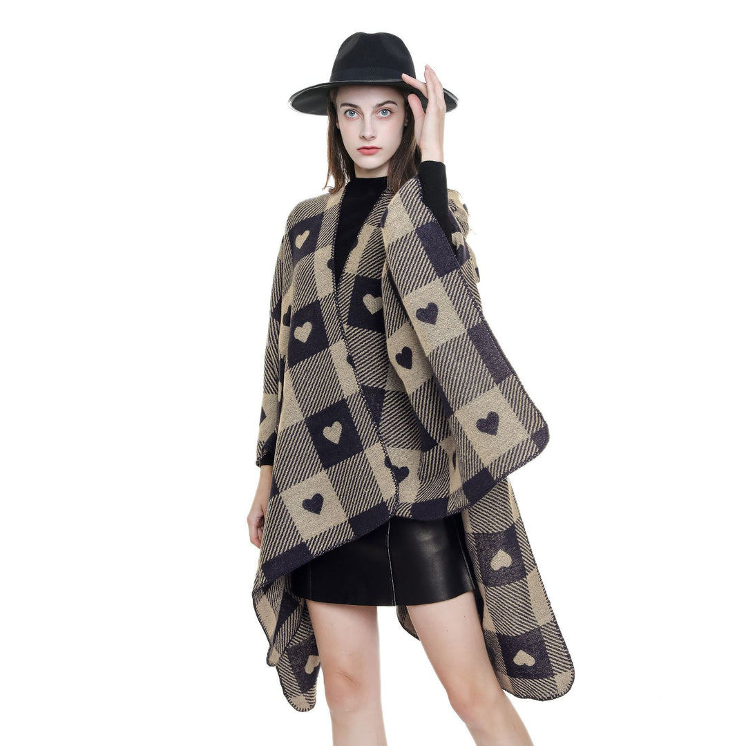 Damen Capeponcho aus Jacquardstrick mit Herz-Allover und offener Front Echo Archiv