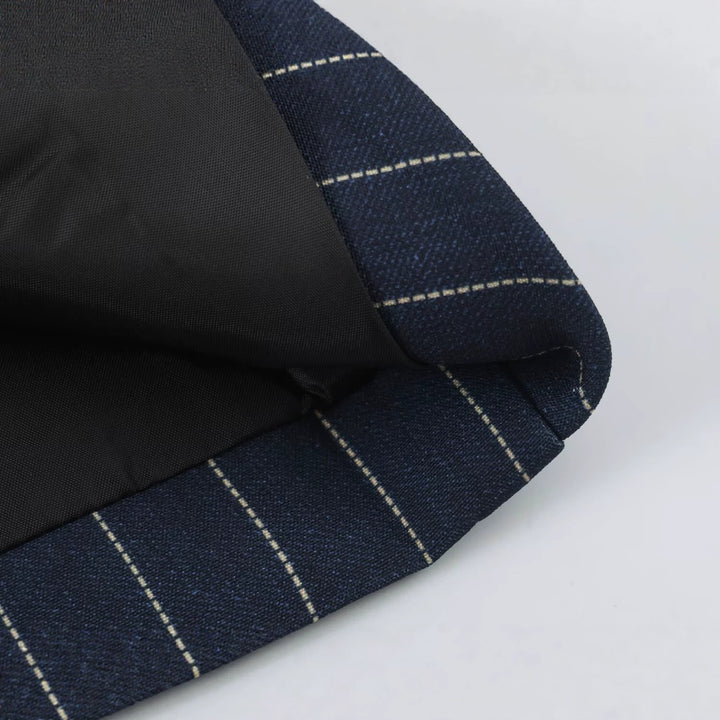 Damen taillierter Doppelreiher-Nadelstreifenblazer mit Schulterklappen Echo Archiv