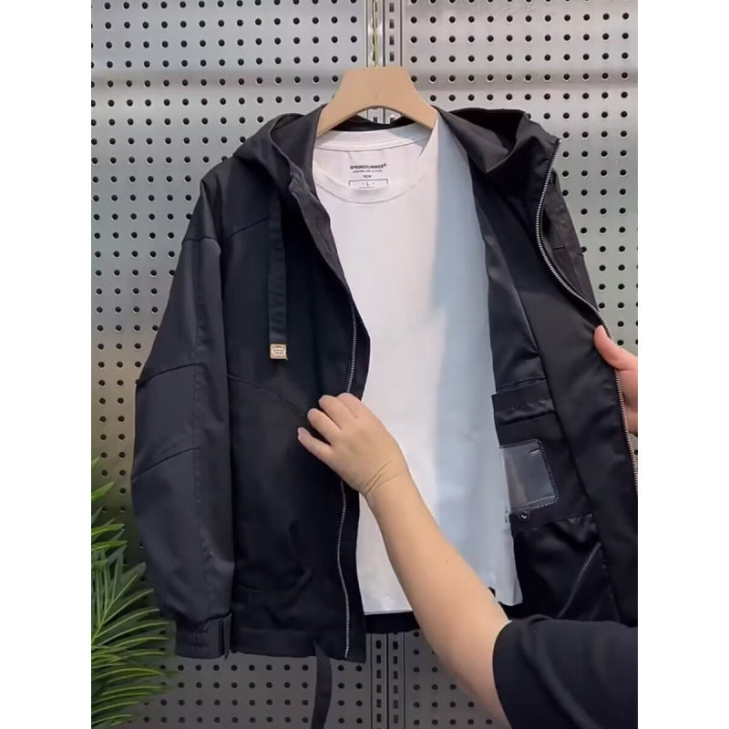 Herren Leichte Kapuzenjacke im Utility‑Stil mit Innenorganisation und Frontreißverschluss Echoarchiv