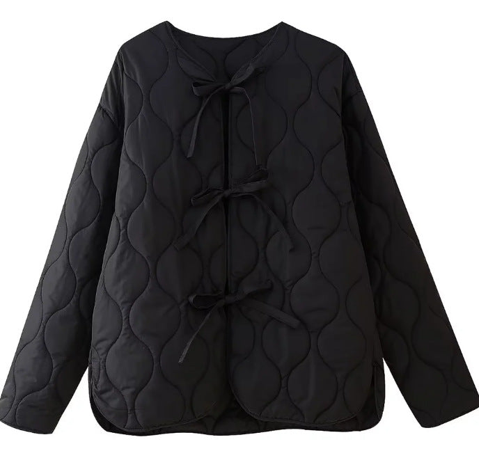 Damen Gequiltete Steppjacke mit Bindebändern und Rundhalsausschnitt Echo Archiv