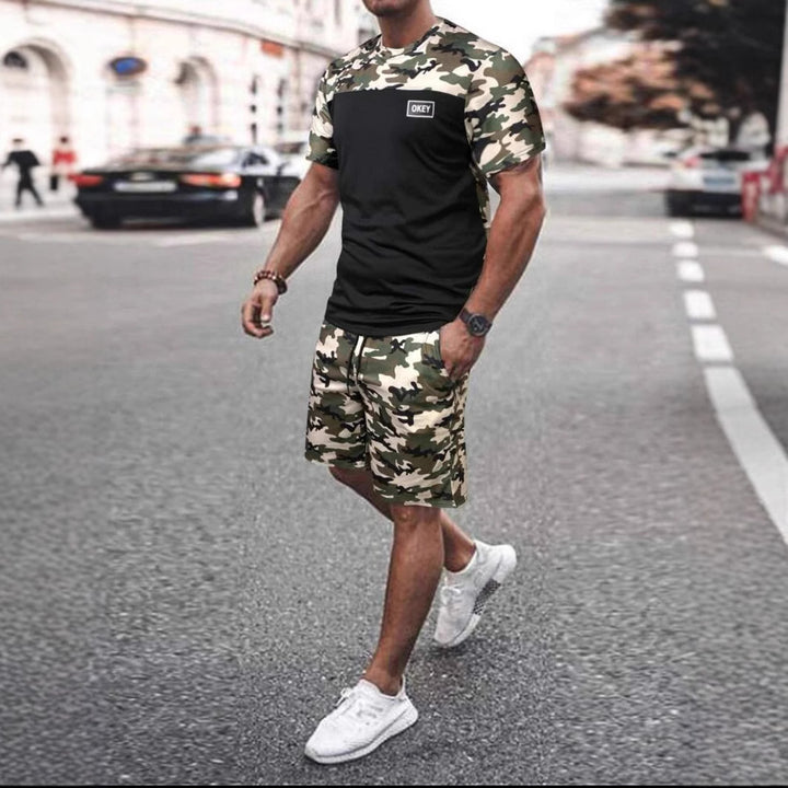 Herren Camouflage Sportanzug mit modernem Design und praktischen Taschen Echoarchiv