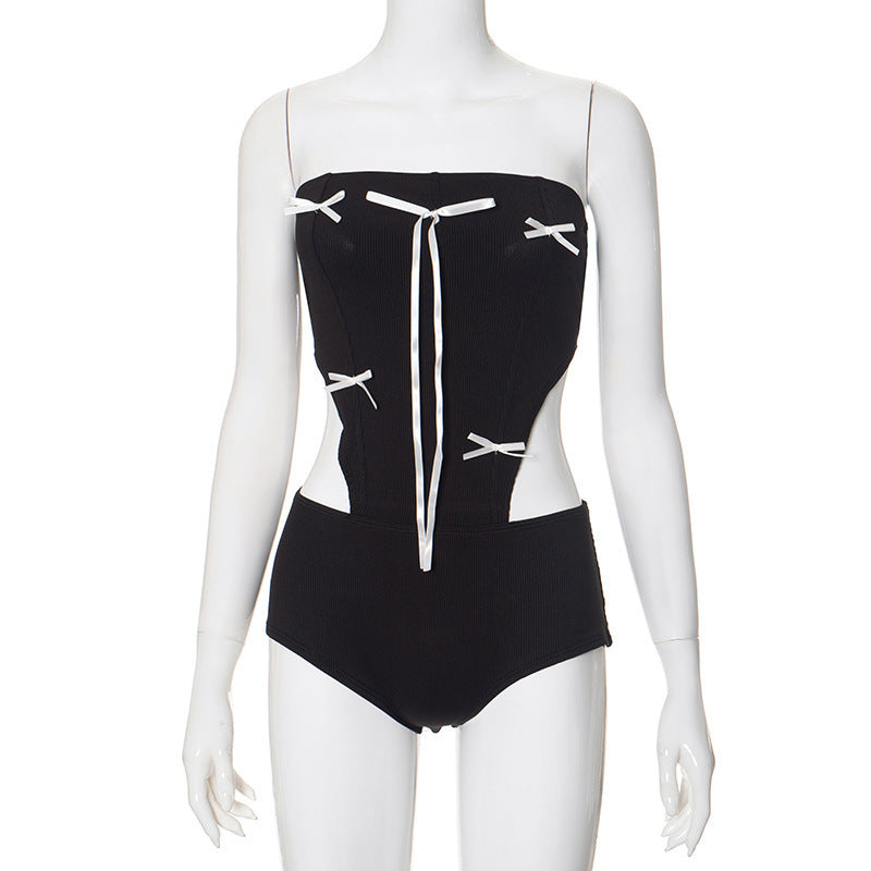 Damen Bandeau-Badeanzug mit dekorativen Kordelzügen und figurformendem Schnitt Echo Archiv