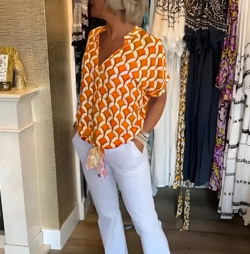 Damen nan kurzärmeliges geometrisches Blusenshirt mit Knotenbund und Stehkragen Echo Archiv