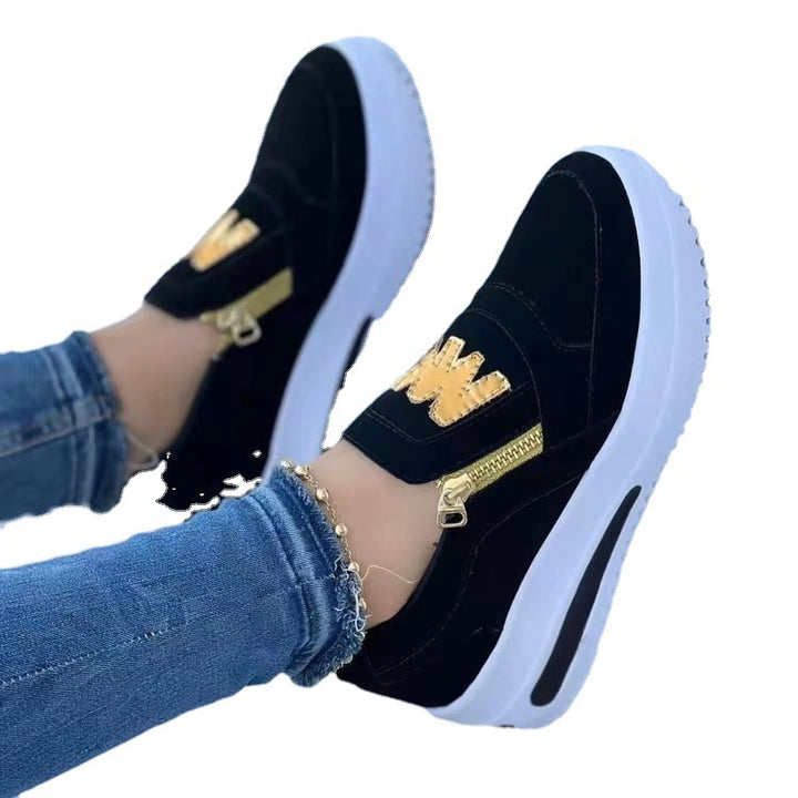 Damen  Slip-On Keilsneaker mit dekorativem Reißverschluss, gepolstertem Memory-Fußbett und profilierter Plateausohle Echo Archiv