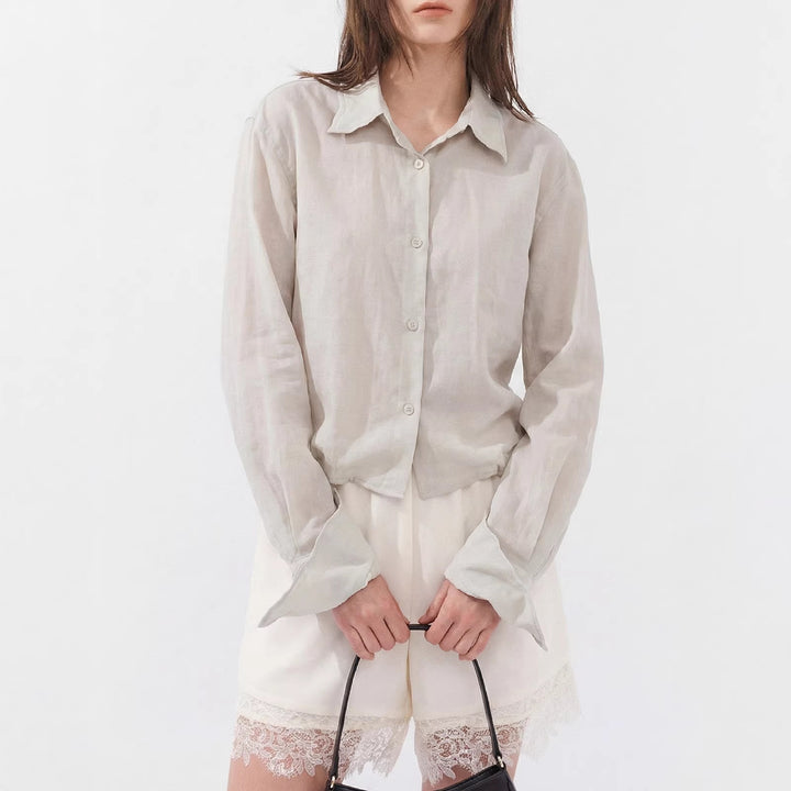 Damen Elegante und leichte Bluse mit Knopfdetails Echo Archiv