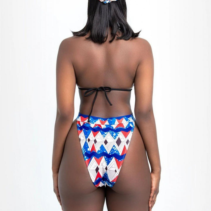 Damen Bikinis mit hohen Beinausschnitten und geometrischem Muster Echo Archiv
