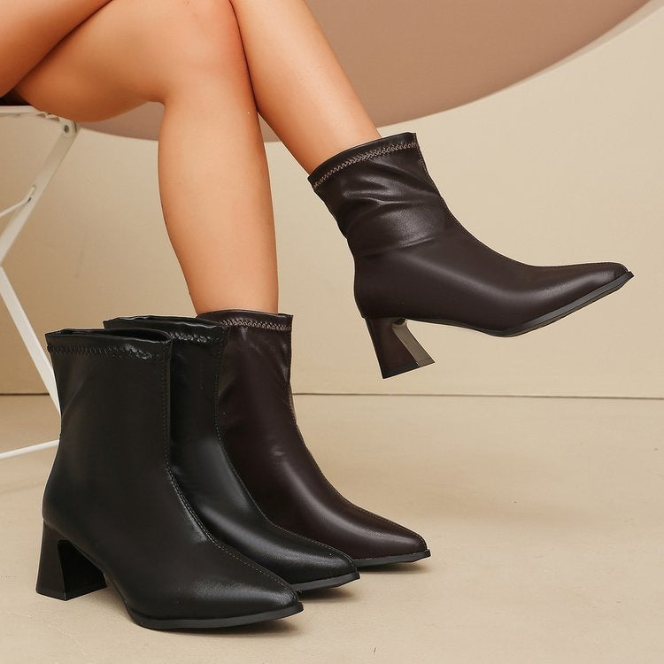 Damen knöchelhohe Stiefeletten mit spitz zulaufender Silhouette, elastischem Schaft und geometrischem Blockabsatz Echoarchiv