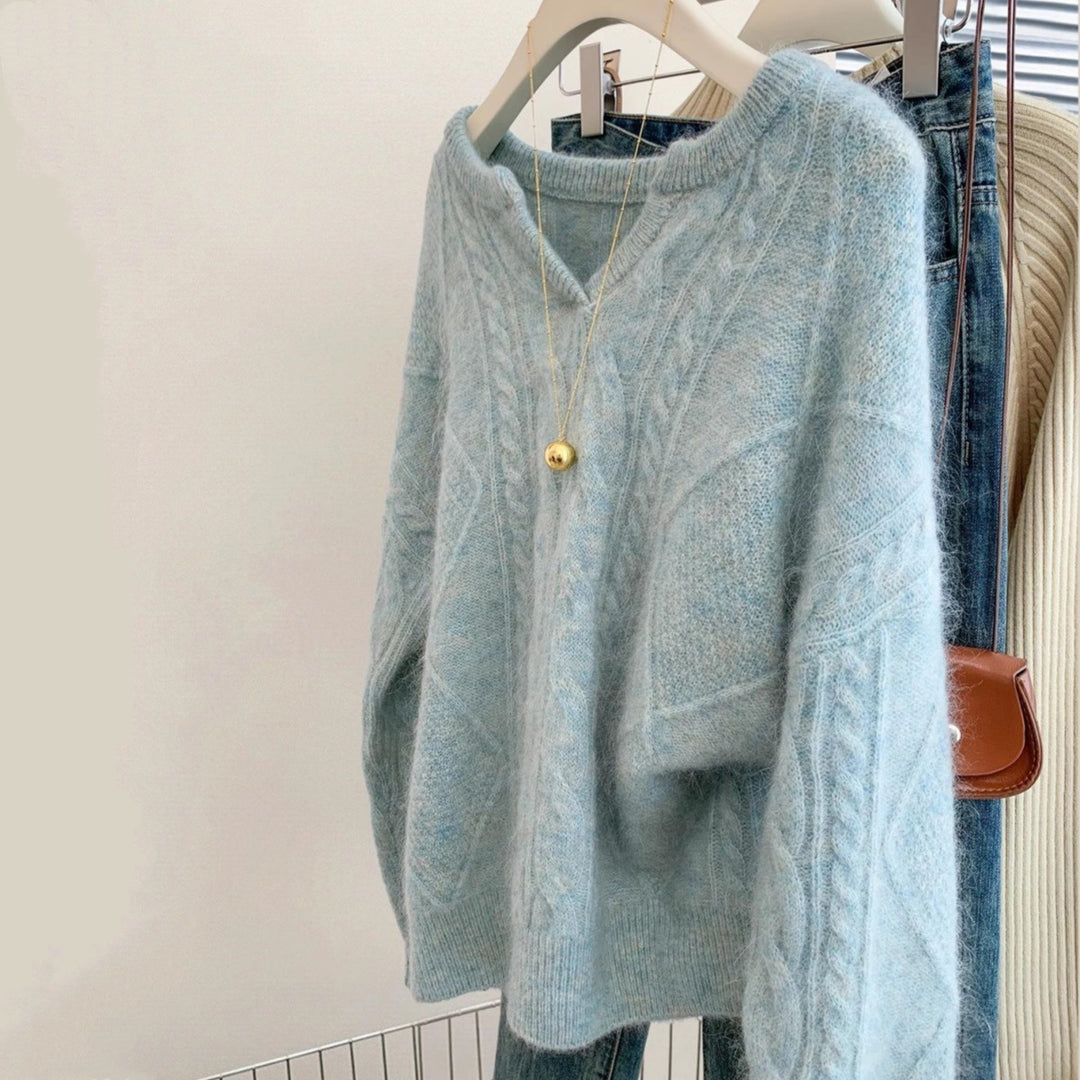Damen Oversize Mohair-Optik Zopfmusterpullover mit V‑Ausschnitt und überschnittener Schulter Echoarchiv